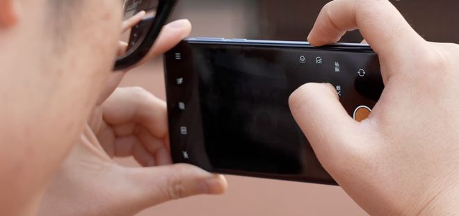 Pro对比iPhone16 Pro差别很明显！爱游戏平台都有拍照按键OPPO Find X8(图1)