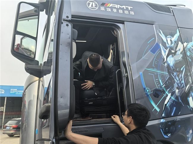 球价值品鉴之旅三门峡站智慧与舒适之约爱游戏app用户试驾体验记欧曼银河全(图2)